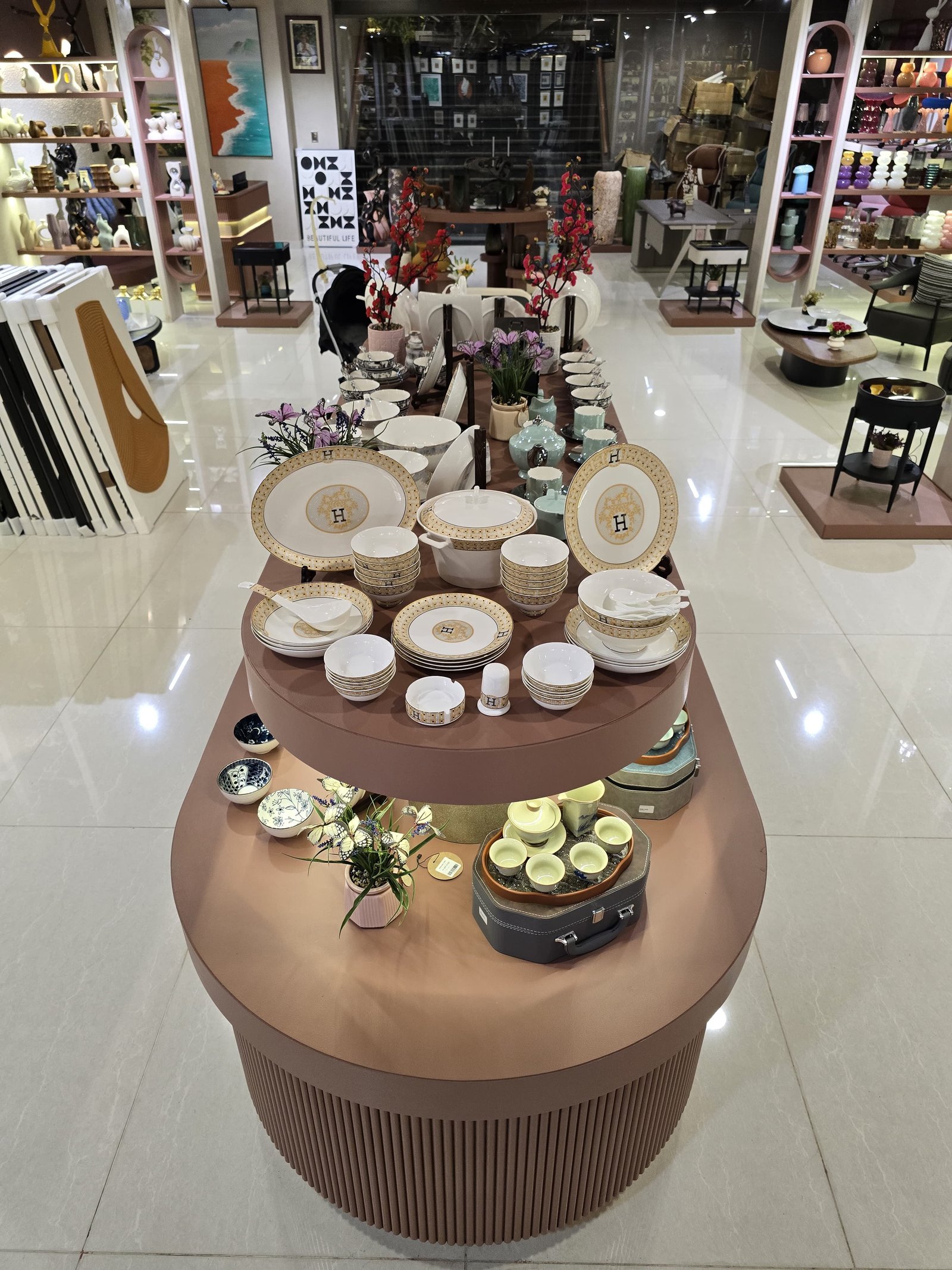 Dinner Sets and Tea Sets